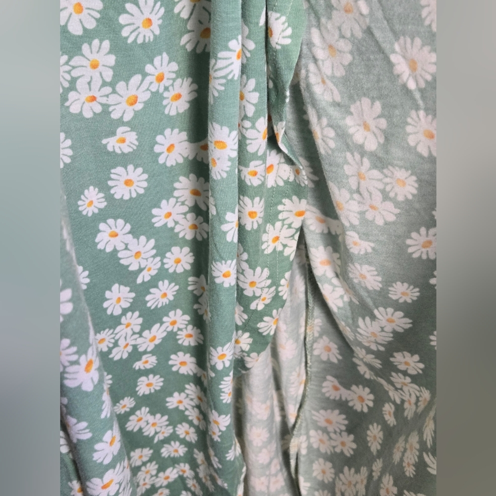 BloomChic Green and White Floral Midi Dress - Picture 4 of 7